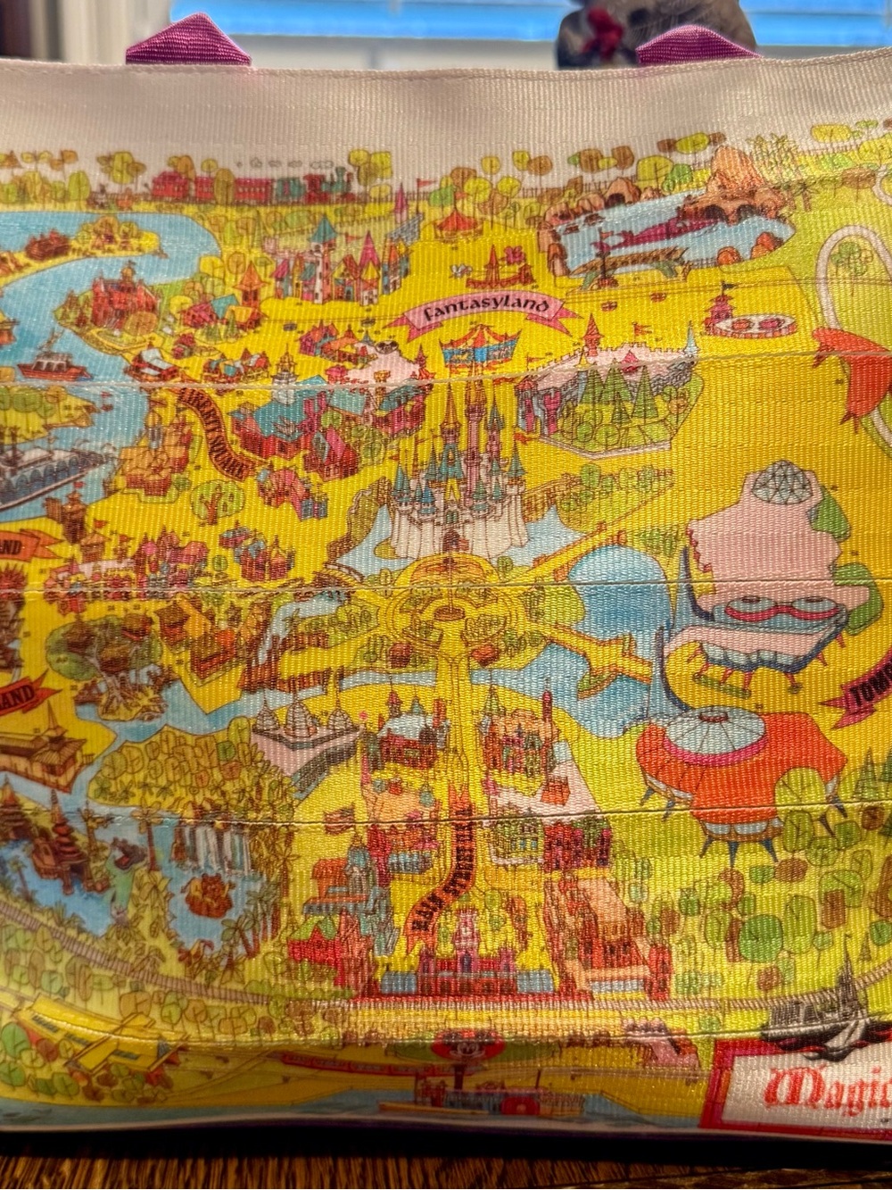 2022 Harveys Disney Parks Magic Kingdom Map Seatbelt Tote from Vault 50th - Picture 6 of 9